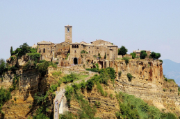 Civita_di_Bagnoregio_ Veduta 