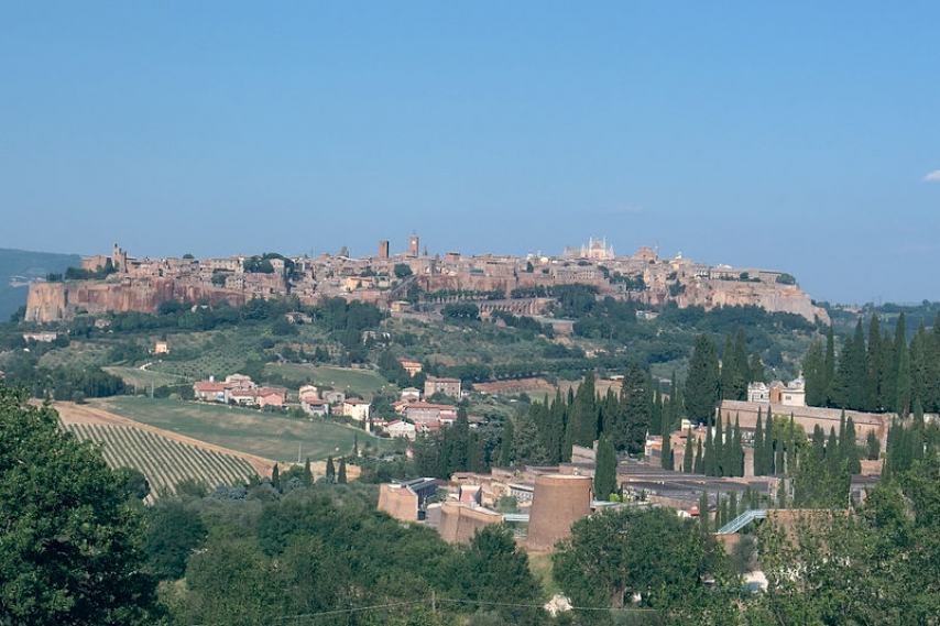 1024px Orvieto_panorama