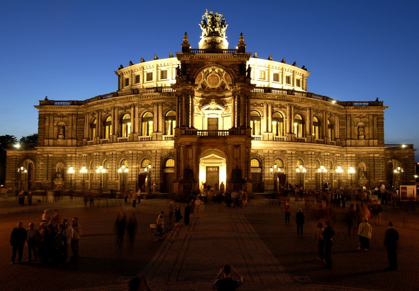 100_Semperoper_Daemmerung © Matthias Creutziger