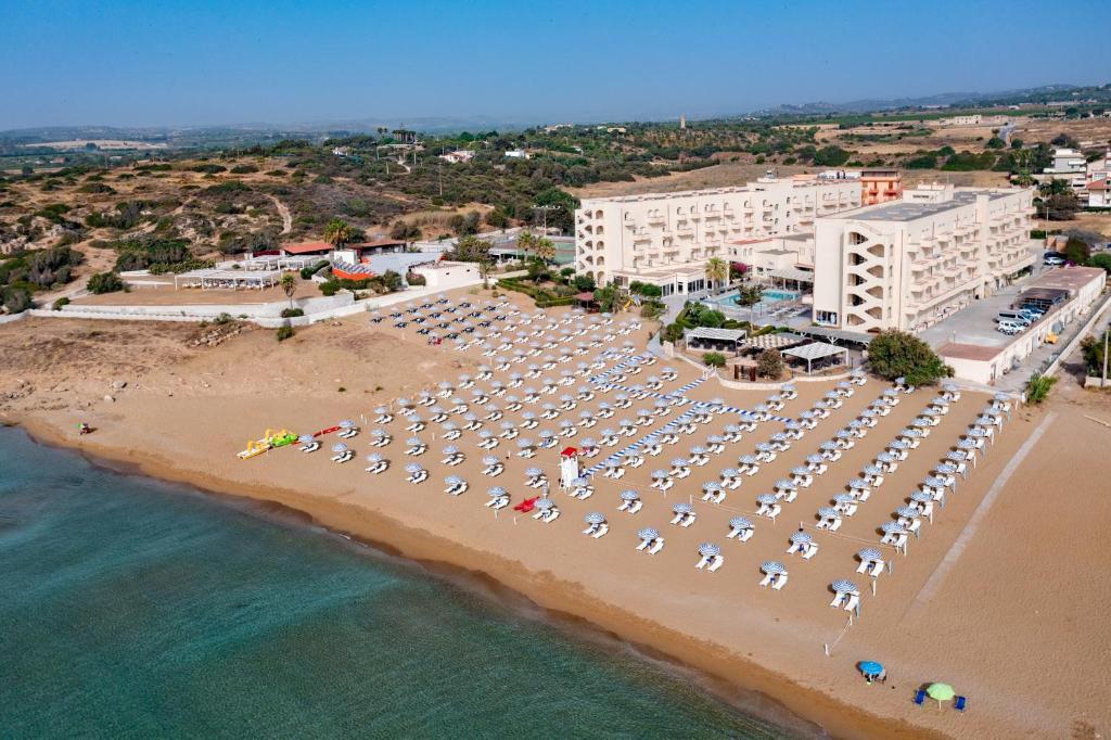 HOTEL CLUB ELORO | Lido di Noto Marina, Sicily | DLT Travel